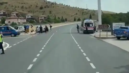 Elazığ’da Trafik Kazası: İki Otomobilin Çarpışması Sonucu Yaralılar Var