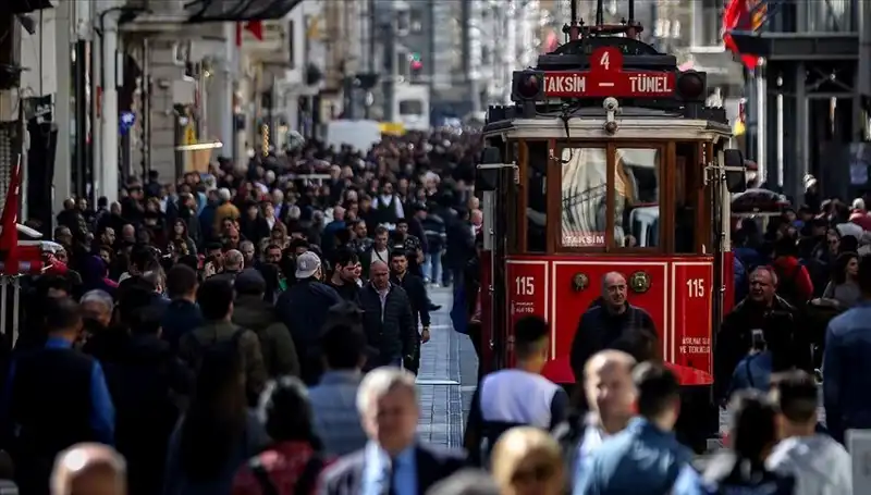 Türkiye'nin Nüfusu Rekor Seviyeye Ulaşıp Beklentileri Aşmayı Başardı