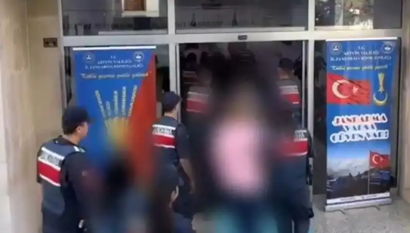 Türkiye genelinde FETÖ’ye yönelik dev operasyon: 30 ilde 65 tutuklama!