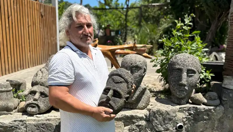 3 Günde Yapılan El Emeği Eserler: Efsanevi Sanatçı "Satmayı Düşünmüyorum" Dedi