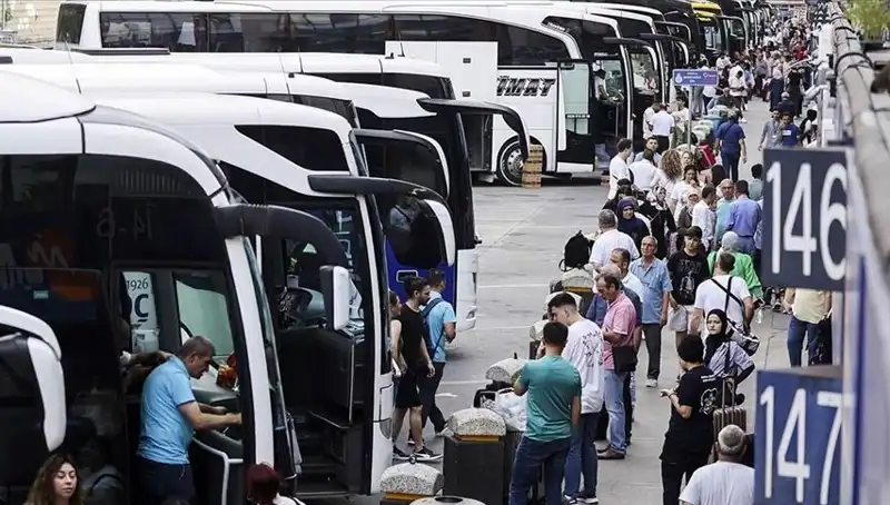 İstanbul'dan Göç Edenler: 369 Bin 453 Kişi Şehirden Ayrıldı