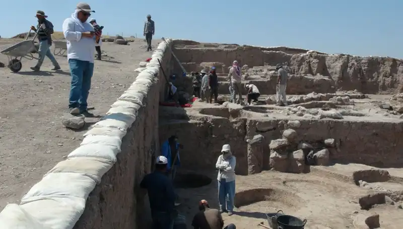 Kilis’teki Oylum Höyük’te Sıcak Havalara Rağmen Kazılar Devam Ediyor