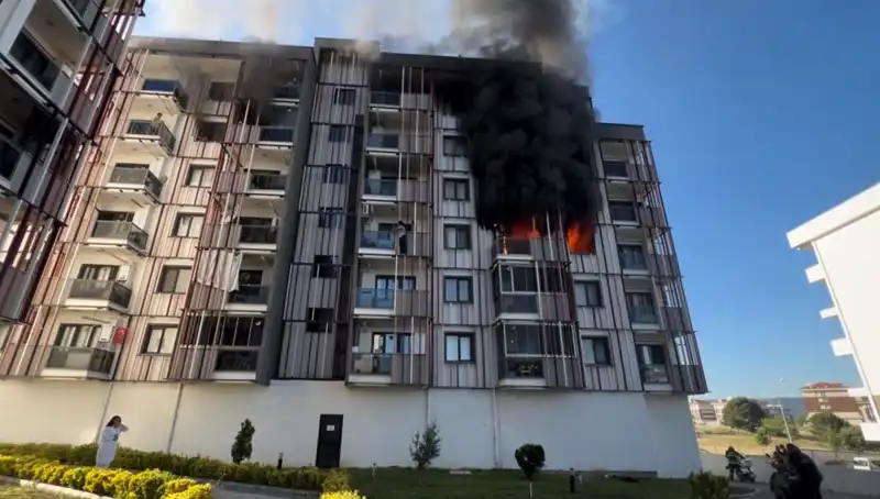 Çanakkale'de Yangın Faciası: Gece Yarısı Korku Dolu Anlar Yaşandı