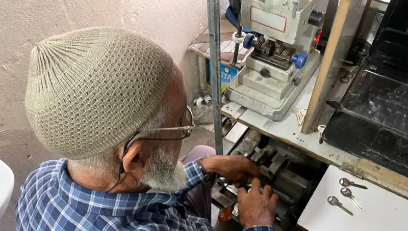 28 Yılda 4 Metrekarelik Dükkanla Efsaneleşen Hikaye: “Burası Beni Saray gibi Mutlu Ediyor”