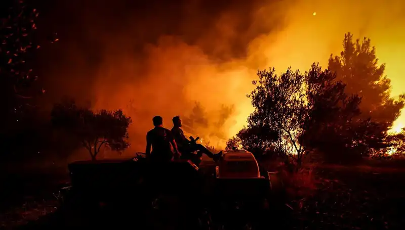 Çanakkale'de Alevler İçinde Kalan Yerleşim Alanları: 785 Kişi Tahliye Edildi