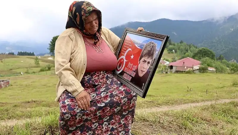 DEM Parti, Eren Bülbül’ün Annesini Unutmadı: Bayram Deklarasyonu