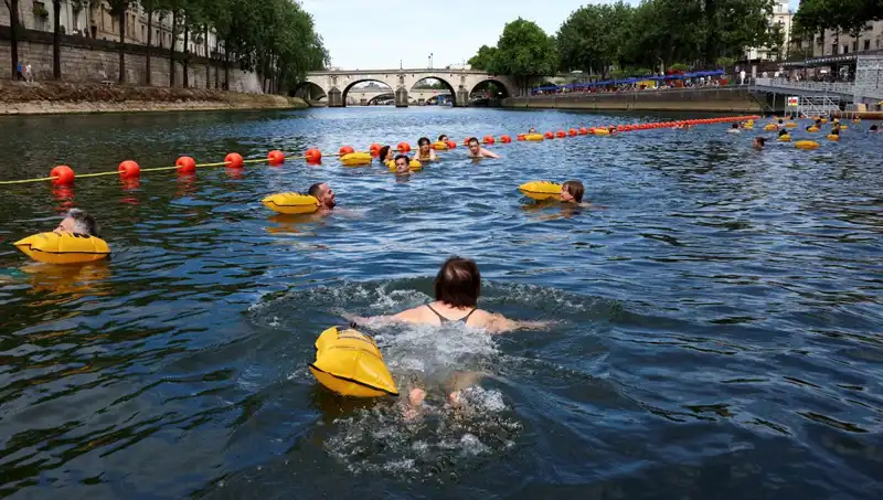Paris'te Tarihi An: Seine Nehri Nihayet Halkın Kullanımına Açıldı