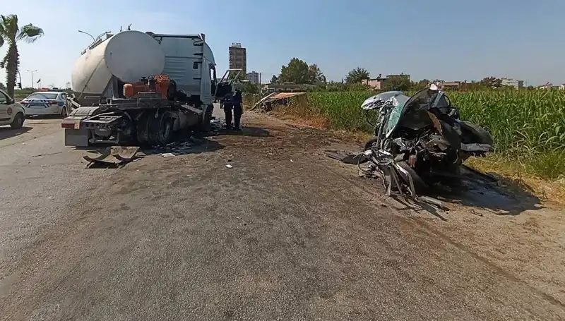Adana'da Tanker Faciası: Otomobil ve Kamyon Feci Bir Kazaya Karıştı