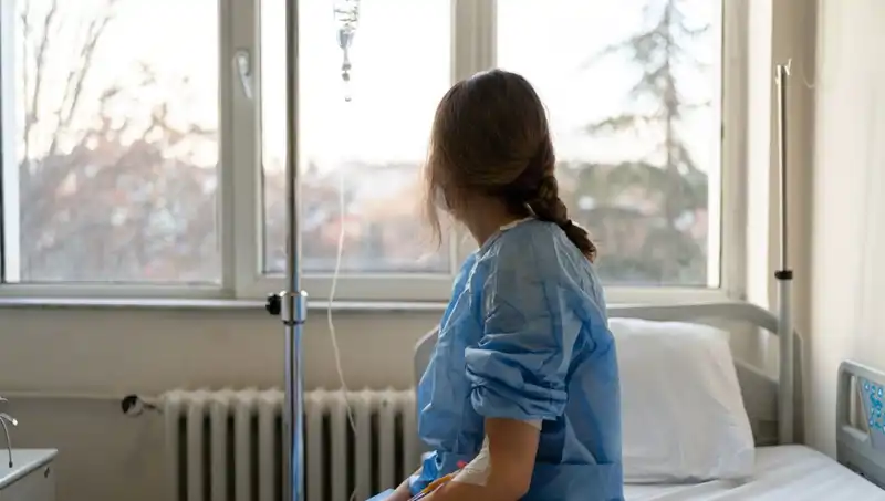 27 Yaşındaki Kadının Meme Kanseriyle Savaşımı: Doktorlar Ciddiye Almadı!