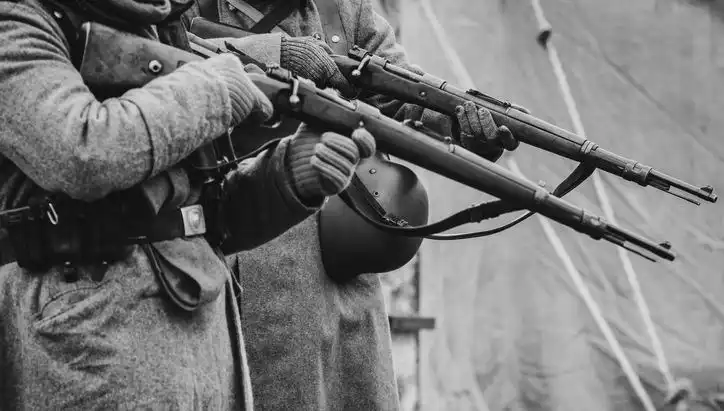 İngiliz İstihbarat Şefinin Ailesindeki Nazi Geçmişi Şok Yarattı