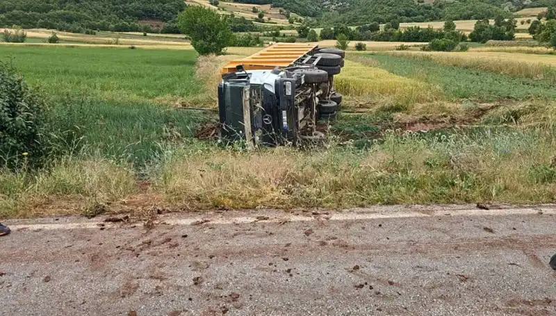 Tokat’ta Kamyon Devrildi, Şoför Hayatını Kaybetti: Feci Kaza Detayları