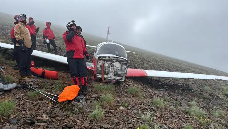 Türk Pilotun Kullandığı Uçak Düştü: Hayatını Kaybeden Pilot ve Kurtarılan Yolcu