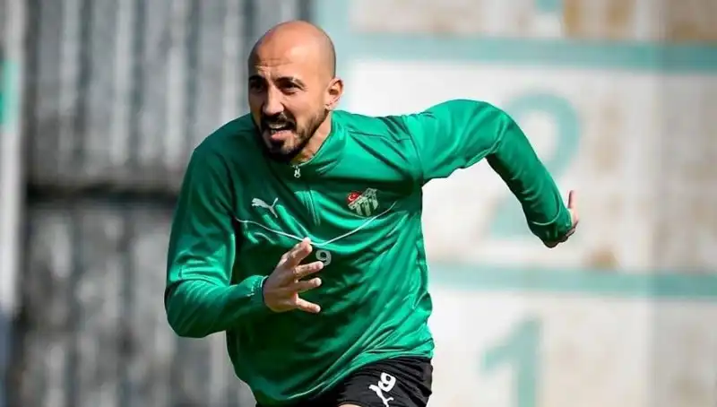 Milli Futbolcunun Kariyerinde Yeni Dönem: 2. Lig'e Adım Atabilir