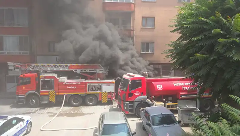 Niğde’de Beyaz Eşya Deposunda Korkutan Yangın: Sebep ve Etkileri Merak Ediliyor