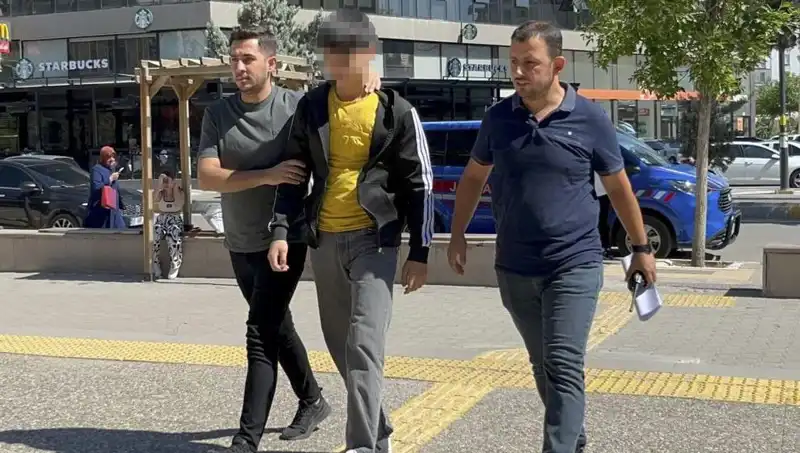 Tartışma Kanlı Bitti: Genç Adam Ağabeyini Bıçakla Yaraladı