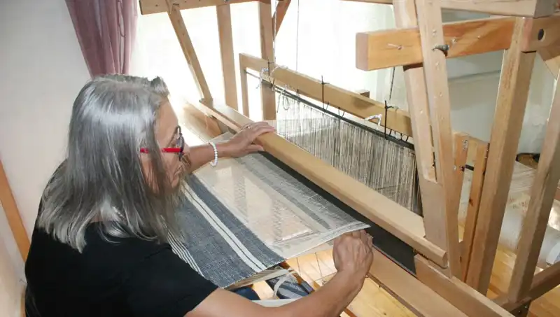 Eski Giysilerin İplerinden Sanat: Yenilikçi Bir Yöntem İle Eşya Üretimi