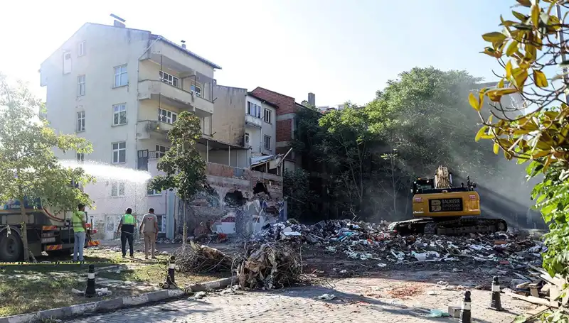 Sındırgı'da Deprem Artçılarında Yeni Gelişmeler: 4.0 ve 3.6 Şiddetinde Sallantılar